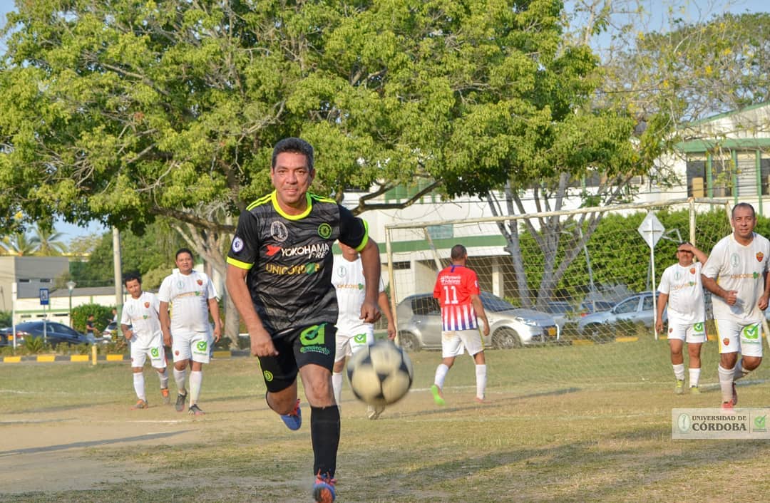 89212509_879897739108756_6245476244792541184_n