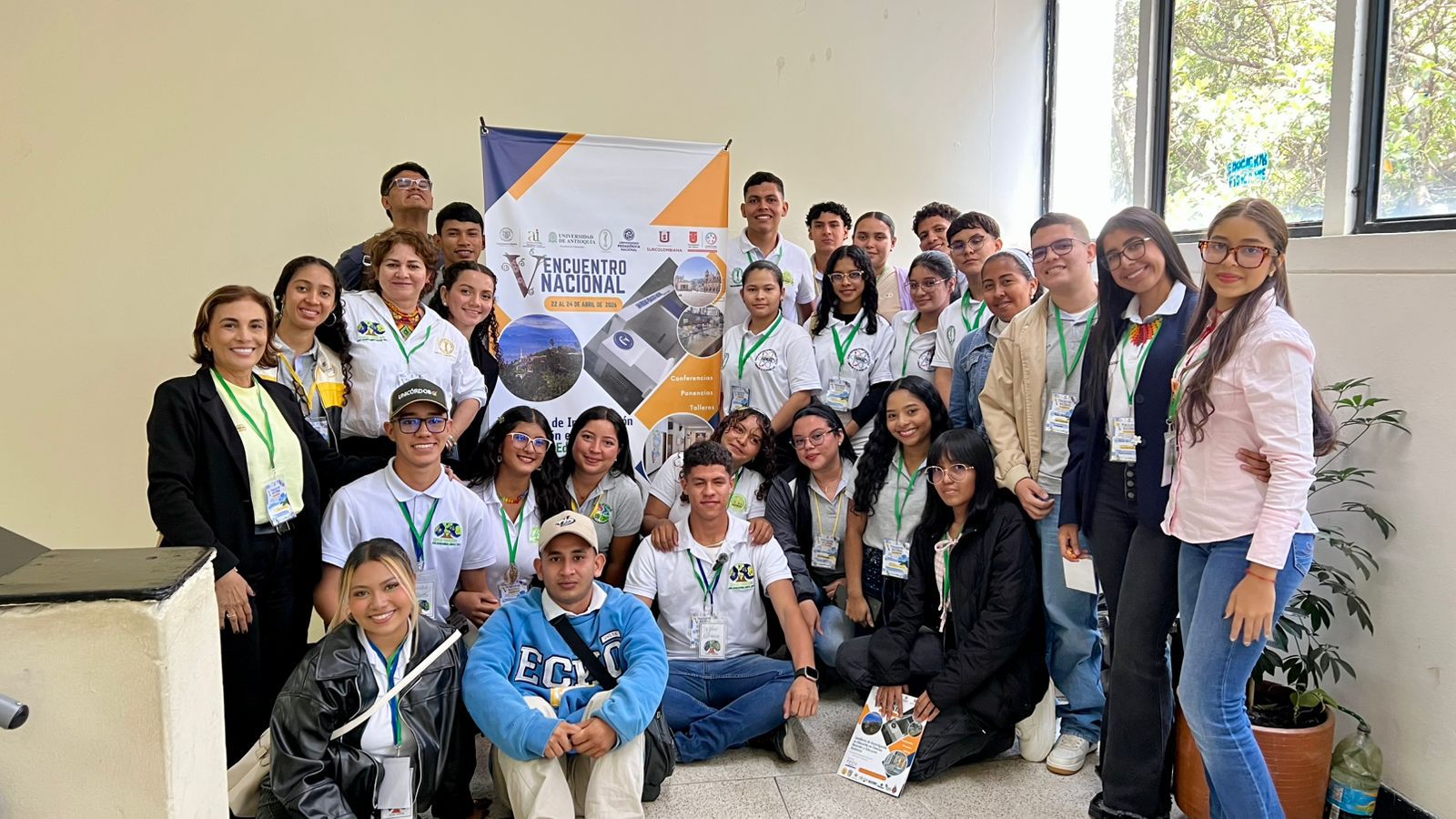 Estudiantes de la Licenciatura en Ciencias Naturales y Educación Ambiental de la Universidad de Córdoba participaron con 33 trabajos en el Encuentro Nacional de Semilleros realizado en la Universidad Pedagógica Nacional, fortaleciendo su formación investigativa en educación en ciencias.
