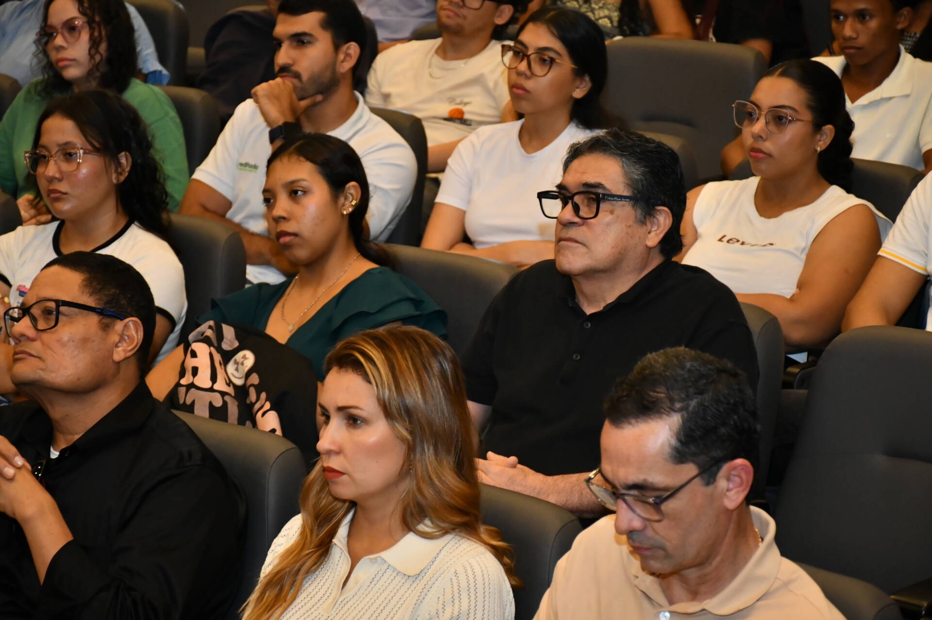 Academia, Gobierno y territorios se encontraron en Unicórdoba para plantear soluciones frente a la crisis por el frente frío, en un espacio de diálogo que conectó el conocimiento con las realidades de las comunidades afectadas.