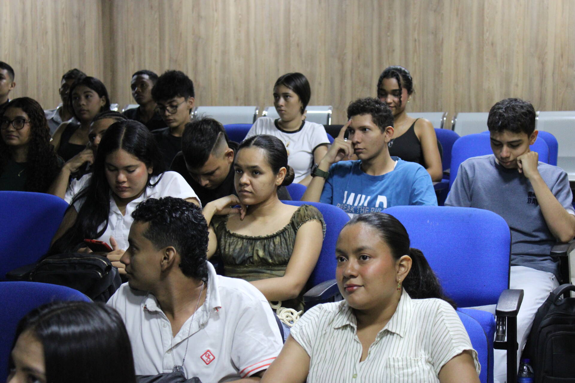 Estudiantes, docentes y egresados participaron en la conmemoración del Día del Estadístico en la Universidad de Córdoba, una jornada que incluyó conferencias, reconocimientos académicos, desafío y muestra de emprendimientos.