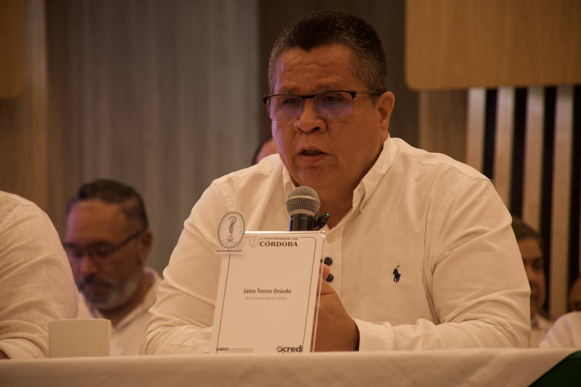 El anuncio lo hizo el rector, Torres Oviedo, en compañía de los miembros del Consejo Superior Universitario y los decanos.