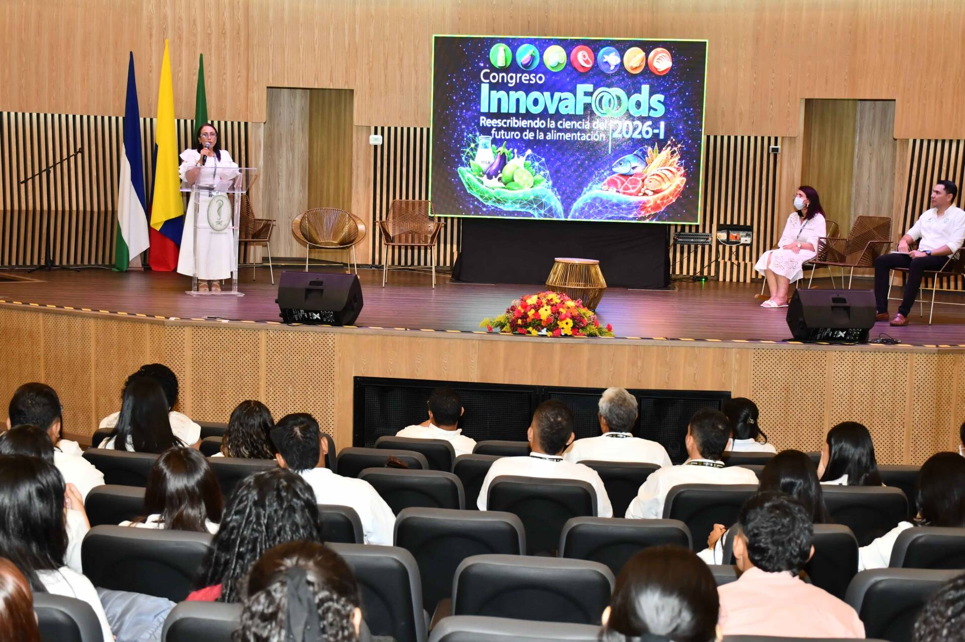 El evento se desarrolla en dos escenarios, auditorio Cultural, lugar de desarrollo Montería y parque Los Mangos, lugar de desarrollo Berástegui, donde tradicionalmente se exhiben los nuevos productos.