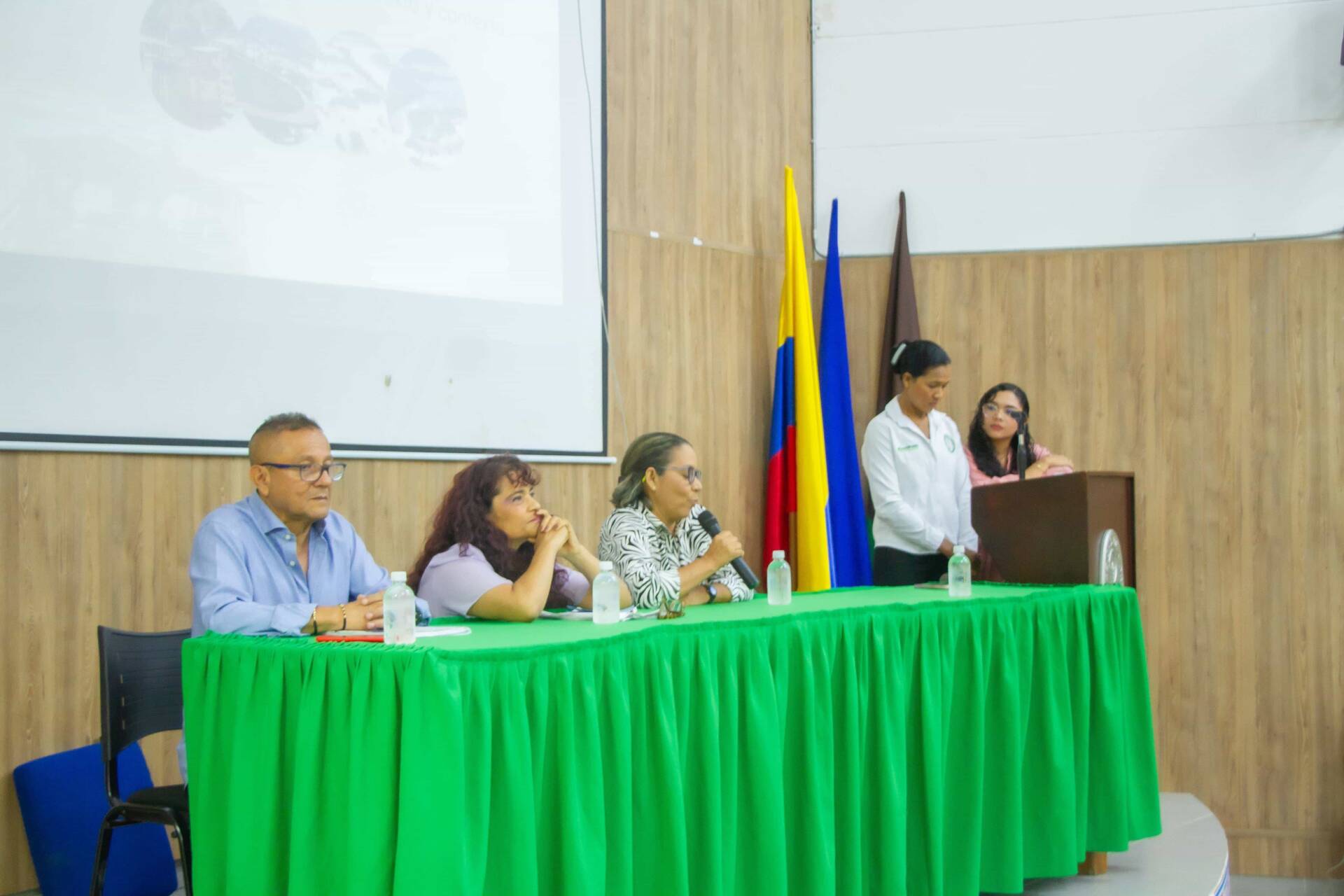 Expertos, docentes e investigadores analizaron en la Universidad de Córdoba el impacto ambiental, social y jurídico que enfrenta el río Sinú y plantearon la necesidad de que sea reconocido como sujeto de derechos en Colombia.