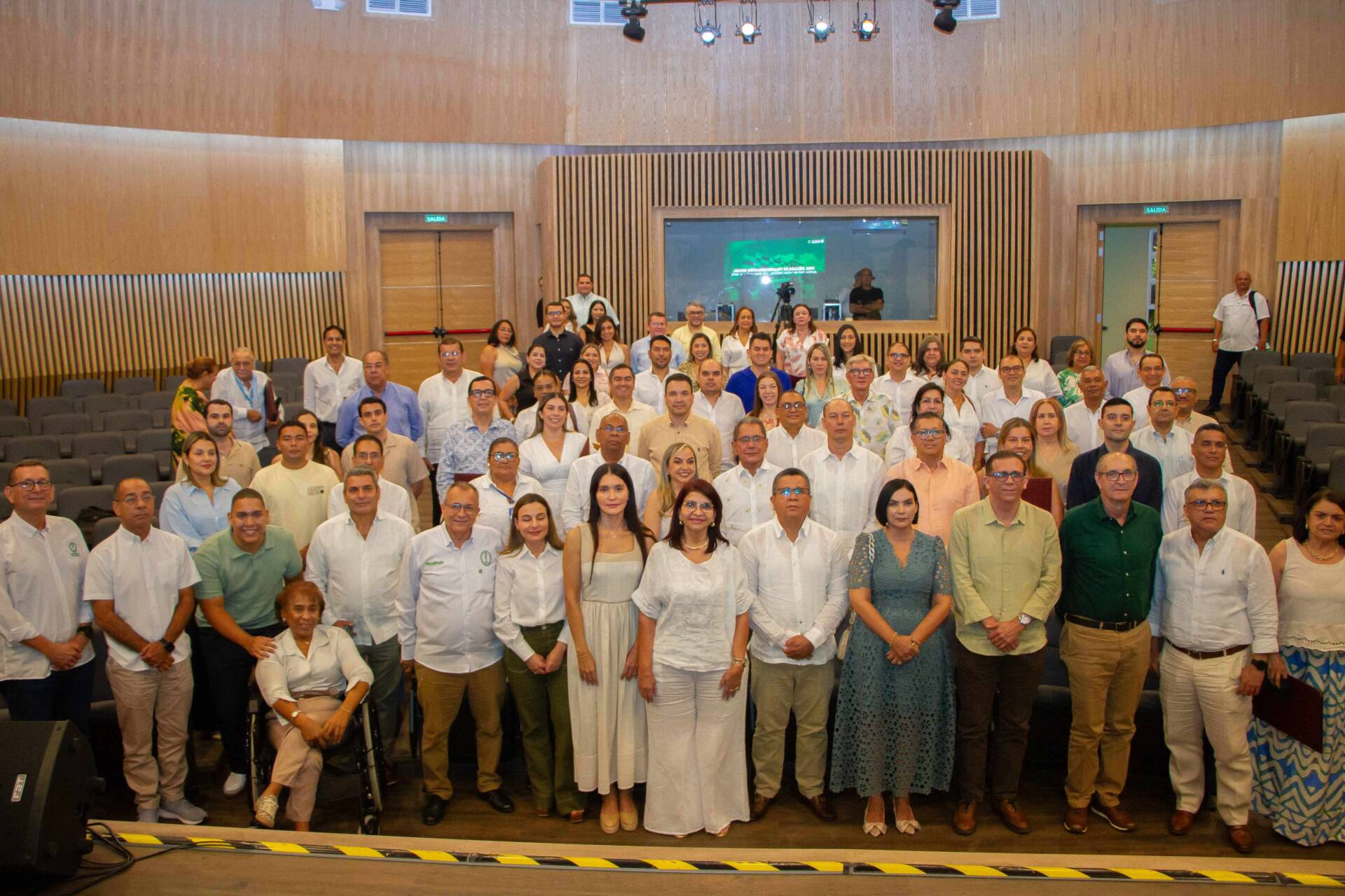 Representantes de clínicas, hospitales, Empresas Sociales del Estado y directivos del sector salud participaron en la presentación oficial del programa de Medicina de la Universidad de Córdoba, liderada por el rector Jairo Torres Oviedo en el auditorio cultural de la institución.