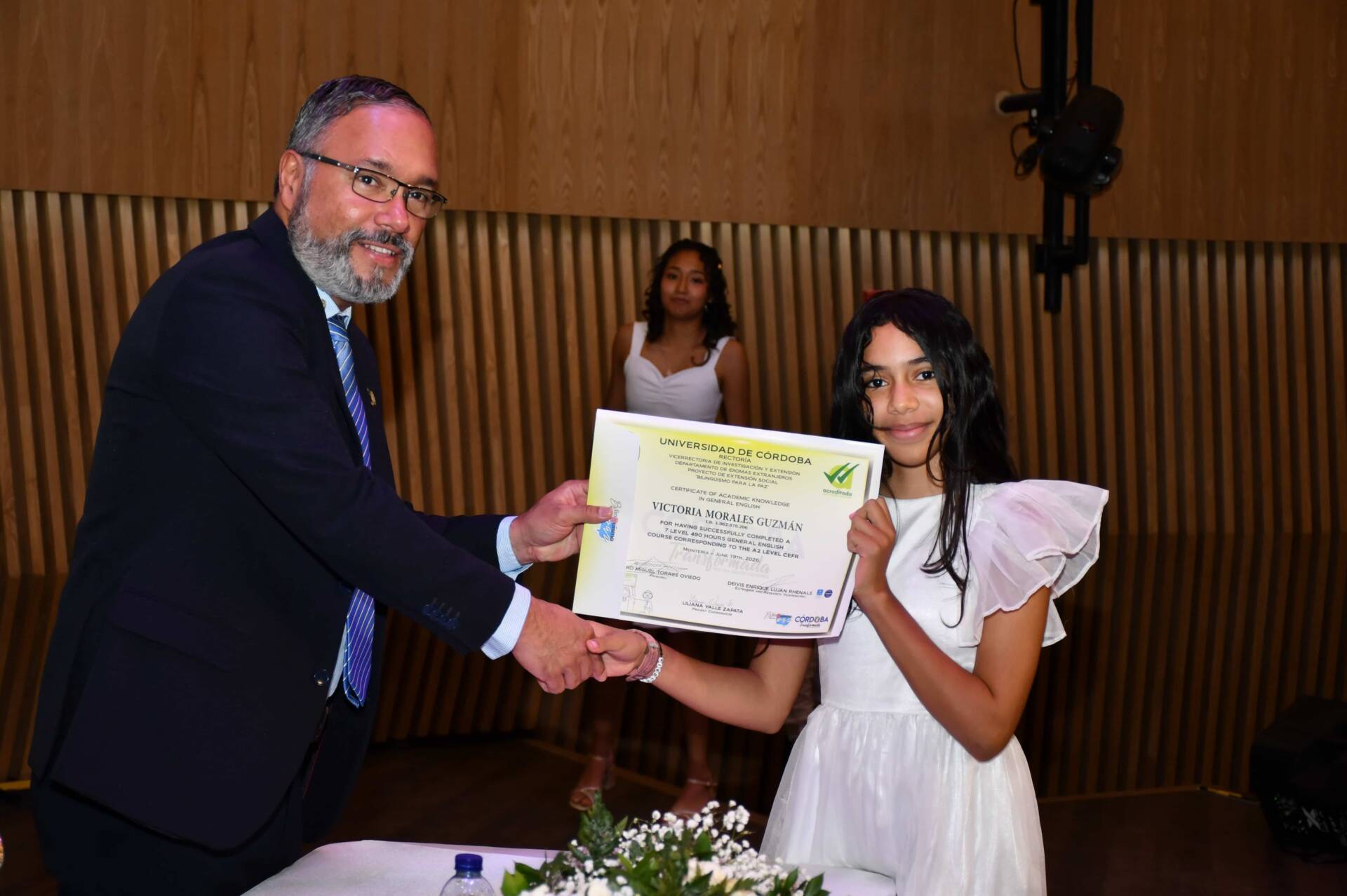 Niños, adolescentes y jóvenes de distintos municipios de Córdoba recibieron su certificación en inglés durante las ceremonias de graduación 2026-1 del Centro de Idiomas de Unicórdoba, que recientemente cumplió 30 años y que también ofrece formación en francés y portugués.