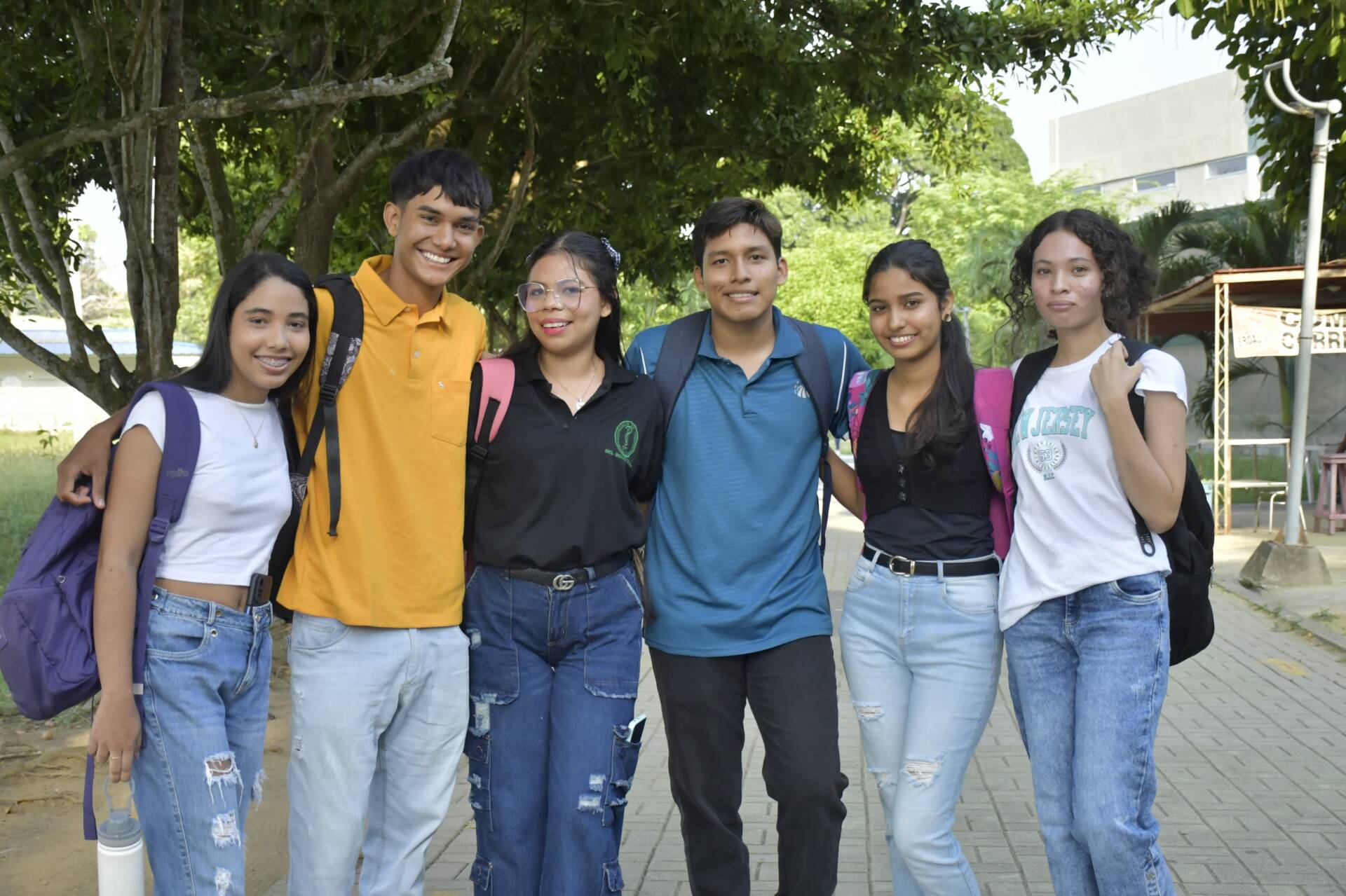 Los interesados en estudiar en la Universidad de Córdoba pueden consultar la oferta académica y realizar su inscripción a través de la página web institucional: https://unicordoba.edu.co/admisiones-y-registro/