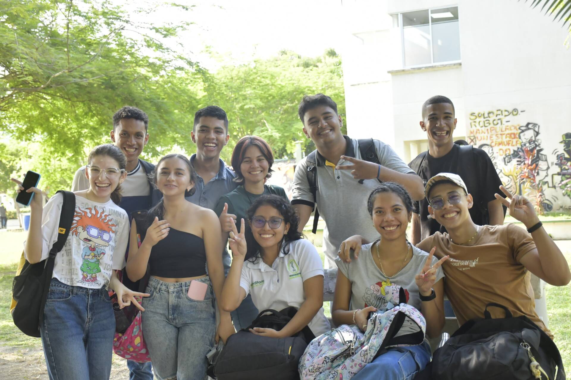 Los interesados en estudiar en la Universidad de Córdoba pueden consultar la oferta académica y realizar su inscripción a través de la página web institucional: https://unicordoba.edu.co/admisiones-y-registro/