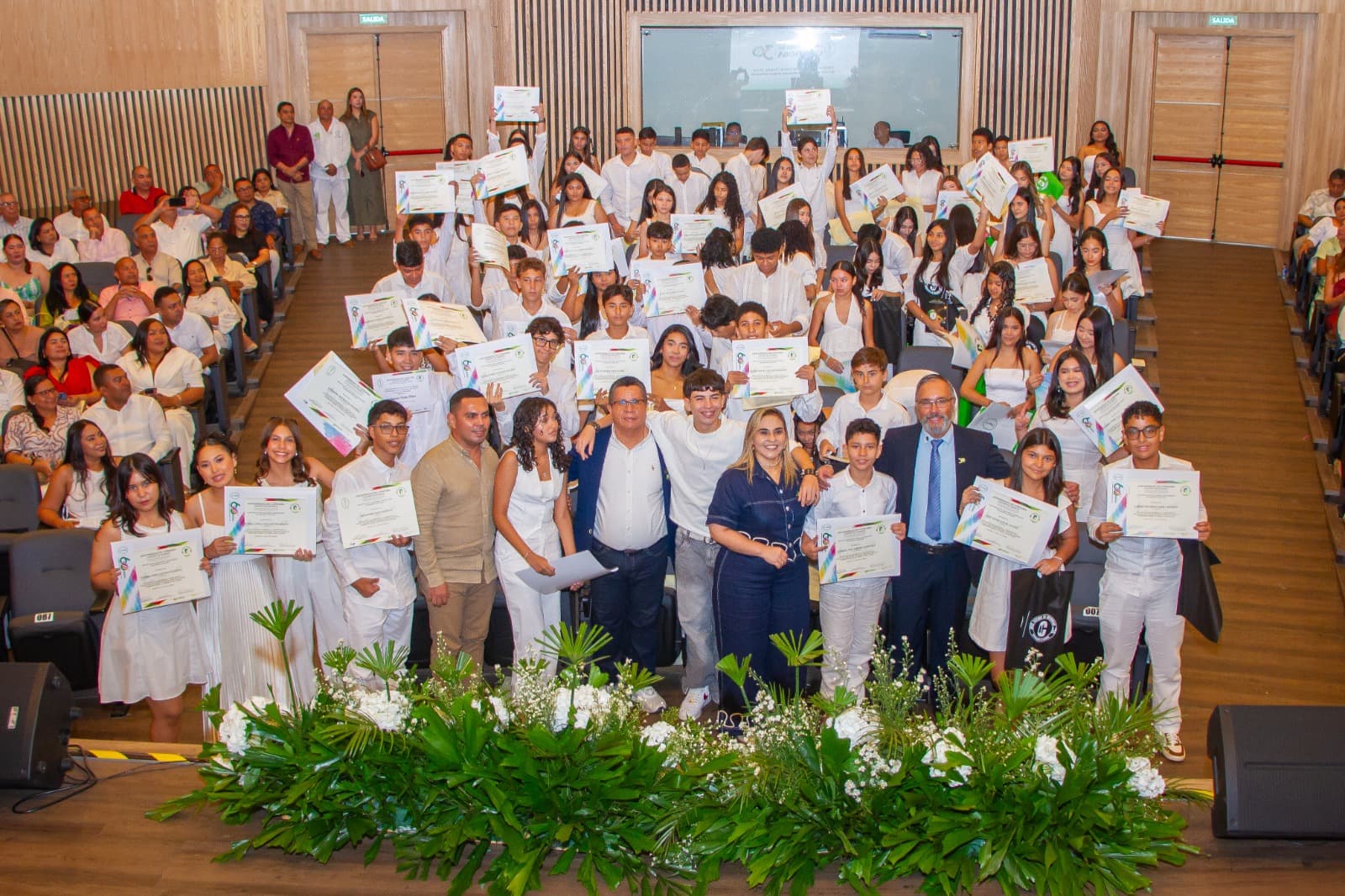Niños, adolescentes y jóvenes de distintos municipios de Córdoba recibieron su certificación en inglés durante las ceremonias de graduación 2026-1 del Centro de Idiomas de Unicórdoba, que recientemente cumplió 30 años y que también ofrece formación en francés y portugués.
