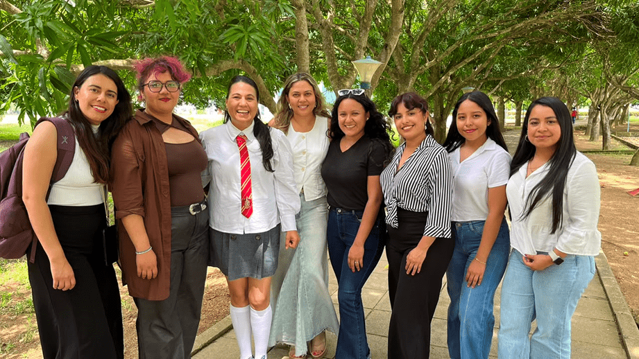 Seis estudiantes de la Maestría en Salud Laboral y Prevención de Riesgos de la Universidad de Tamaulipas (México) realizaron una estancia académica e investigativa en la Institución, donde participaron en actividades de formación, investigación e intercambio de experiencias con docentes y estudiantes del programa de Ingeniería Industrial.