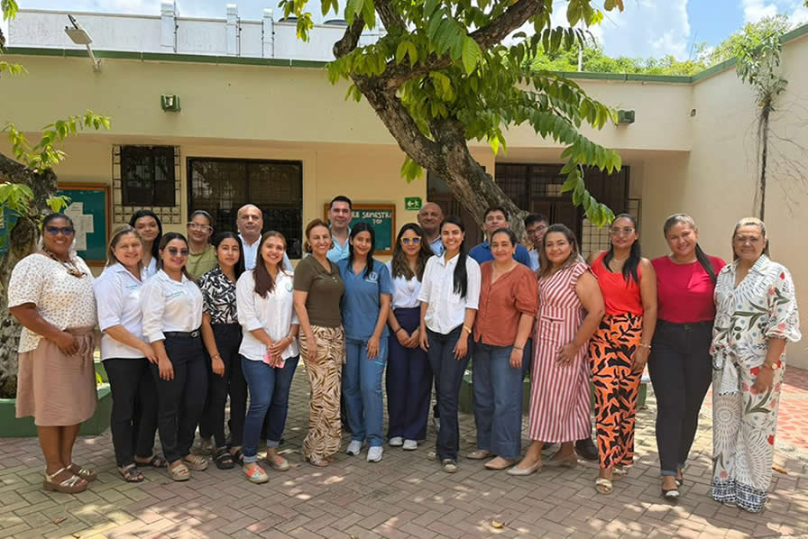 Estudiantes y docentes del Semillero de Investigación Mostaza socializaron los resultados del estudio sobre riesgo psicosocial y factores de protección en adolescentes de la Universidad de Córdoba, una investigación que aporta nuevas herramientas para fortalecer el acompañamiento que se realiza desde Bienestar Institucional.