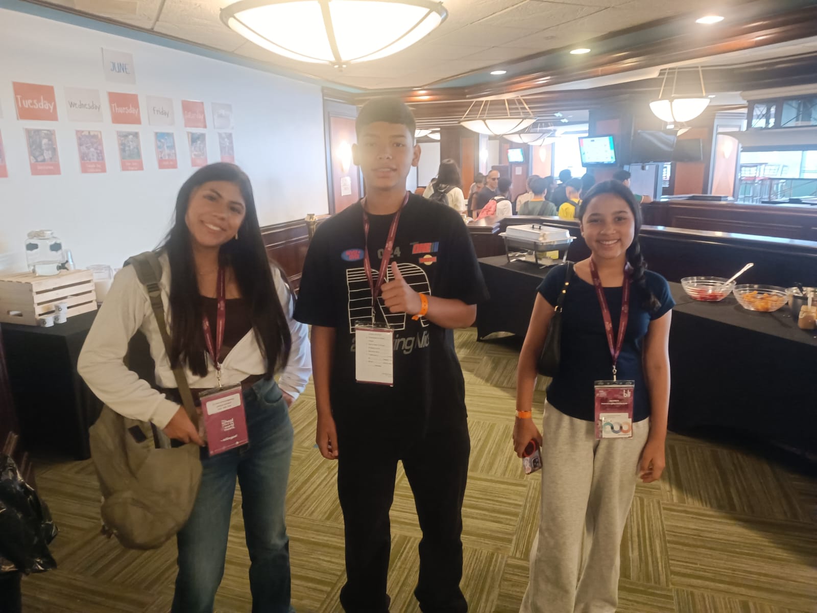 Estudiantes del Centro de Idiomas regresaron de su inmersión académica y cultural en Montreal, Canadá, una experiencia que fortaleció sus competencias en inglés y francés, les permitió conocer nuevas culturas y hace parte de la política de internacionalización que impulsa la institución.