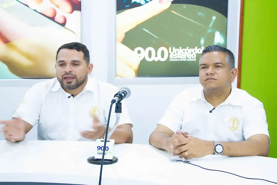 Docentes Bernardo Acuña (izquierda) y Arnulfo Gómez, del programa de Geografía, Facultad de Ciencias Básicas, de Unicórdoba