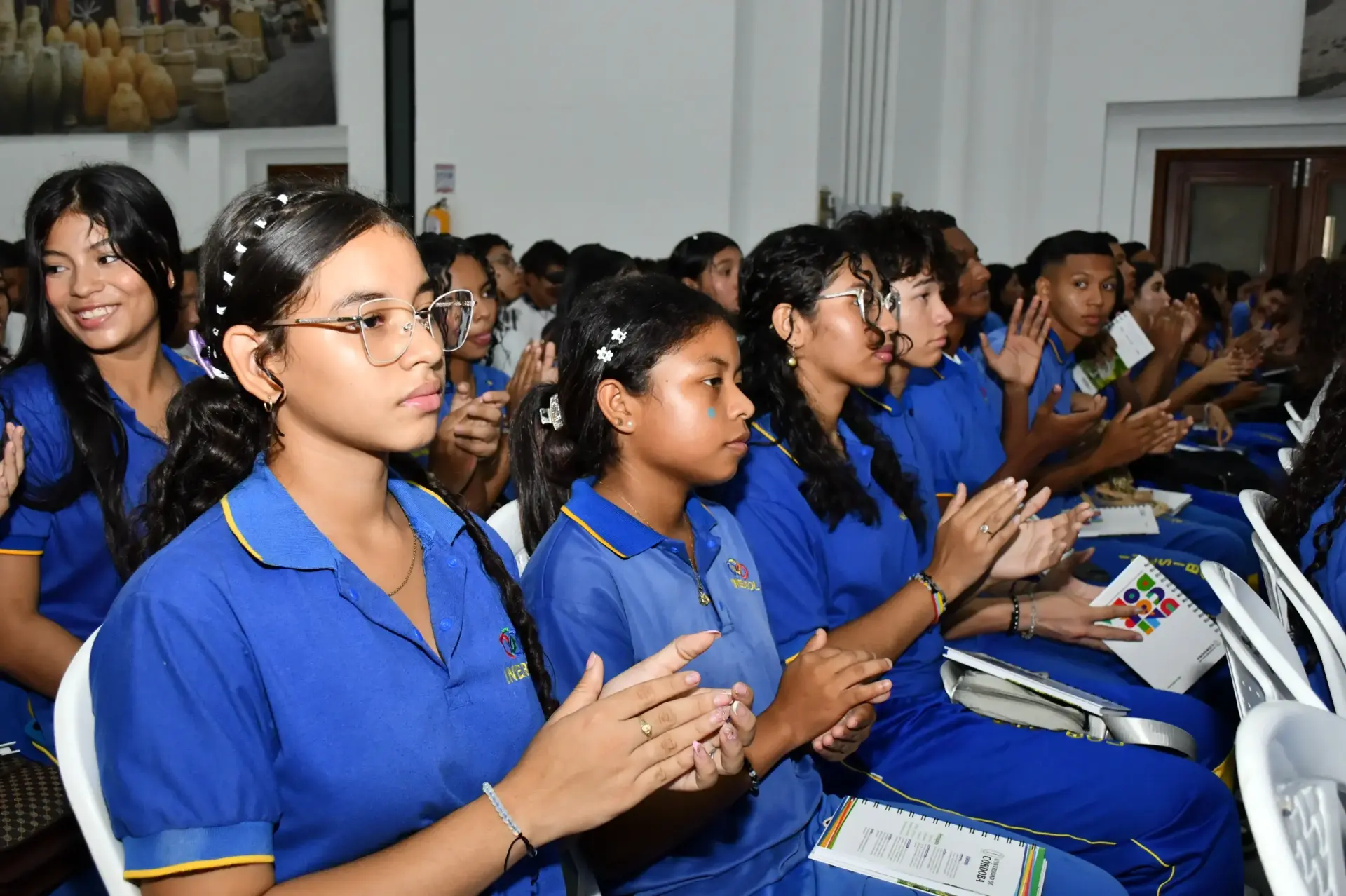 Las directivas de Unicórdoba, en cabezadas por el rector, profesor Jairo Torres Oviedo, recibieron a los jóvenes estudiantes de secundaria.