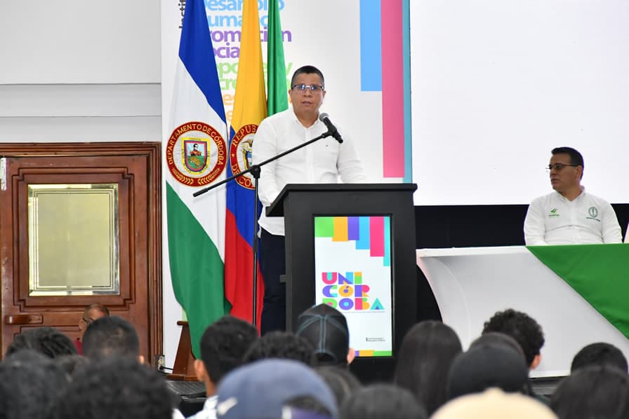 El rector reiteró el compromiso de la institución con el acompañamiento permanente a los estudiantes y los invitó a perseverar en sus metas académicas.