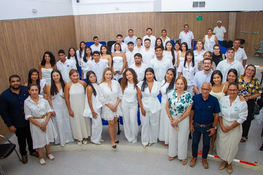 Con un acto de juramentación y una charla sobre liderazgo, los estudiantes asumieron los compromisos éticos y jurídicos que orientarán su práctica académica y su formación como futuros abogados.