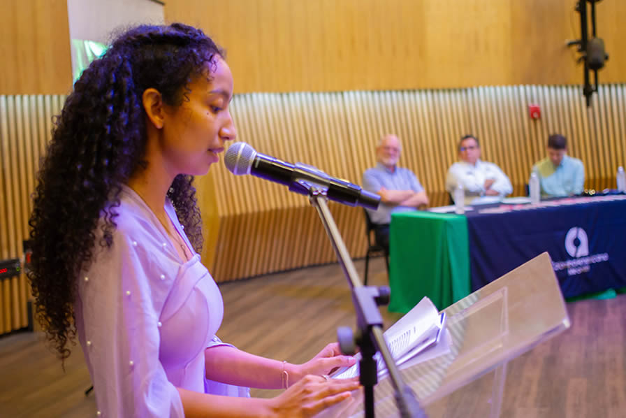 Aprendieron inglés, fortalecieron su liderazgo y ampliaron sus horizontes profesionales. La alianza de la Universidad de Córdoba con la Embajada de Estados Unidos y el Centro Colombo Americano de Medellín hizo posible que 14 jóvenes de distintas carreras vivieran esta experiencia de formación y hoy celebren juntos su graduación del programa Martin Luther King Jr.