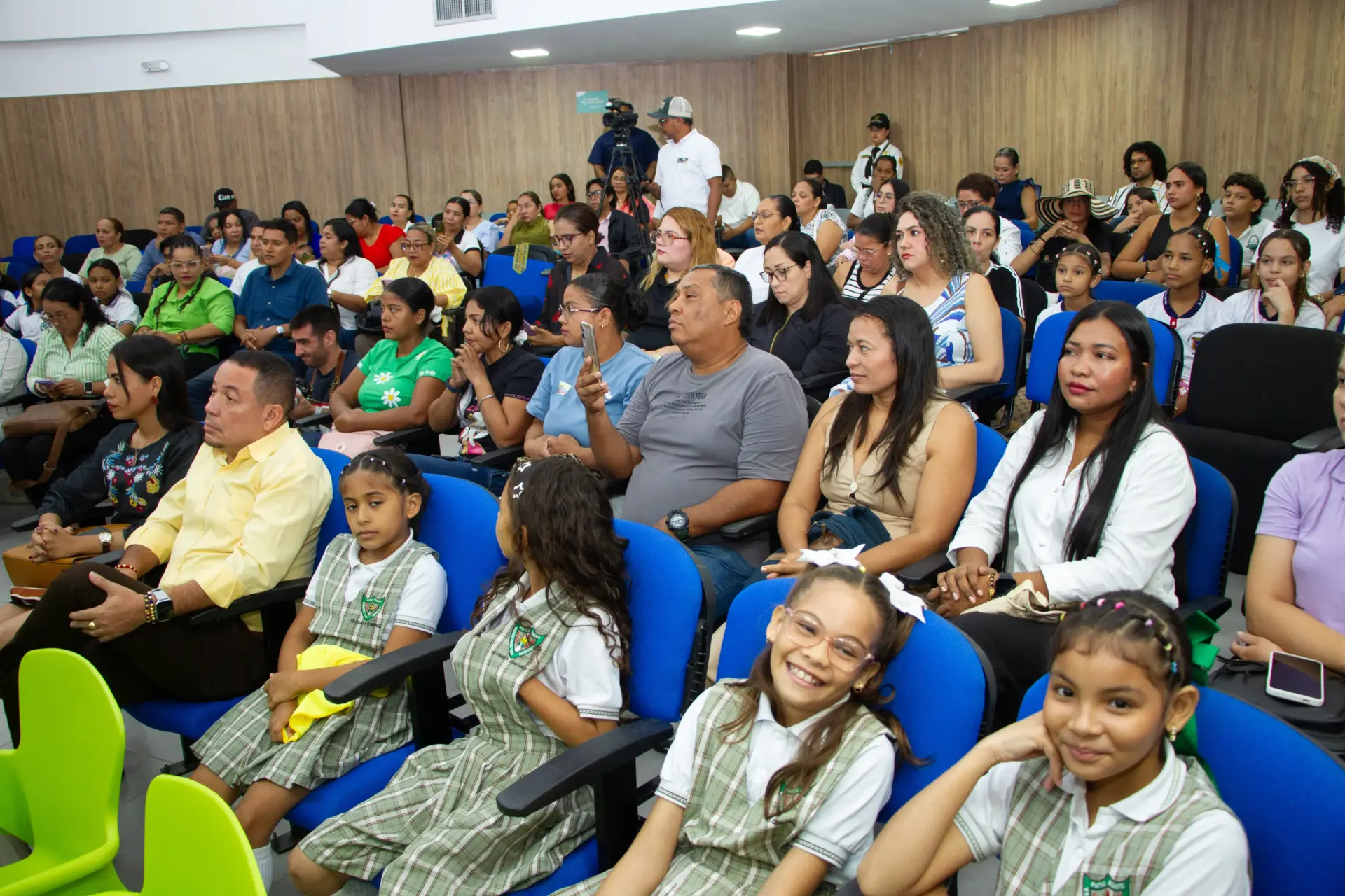 La alianza pone en marcha ‘Montería Lee’, que comienza como un proyecto piloto y se anunció su intención de fortalecerlo el próximo año. De esta manera, la lectura se incorpora a una agenda conjunta que busca que la educación sea una herramienta para transformar las condiciones de vida de los niños y jóvenes del municipio.