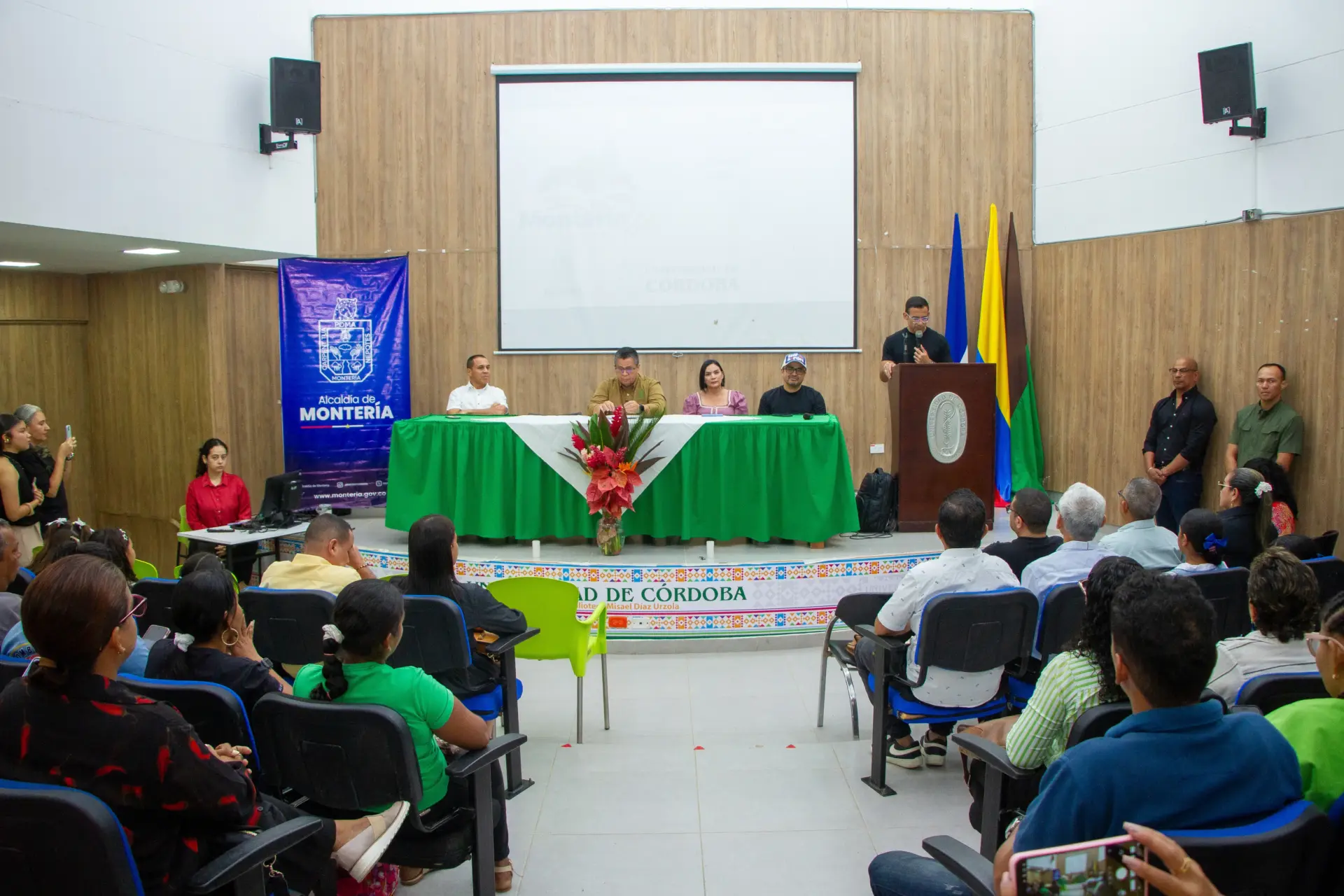 La alianza pone en marcha ‘Montería Lee’, que comienza como un proyecto piloto y se anunció su intención de fortalecerlo el próximo año. De esta manera, la lectura se incorpora a una agenda conjunta que busca que la educación sea una herramienta para transformar las condiciones de vida de los niños y jóvenes del municipio.