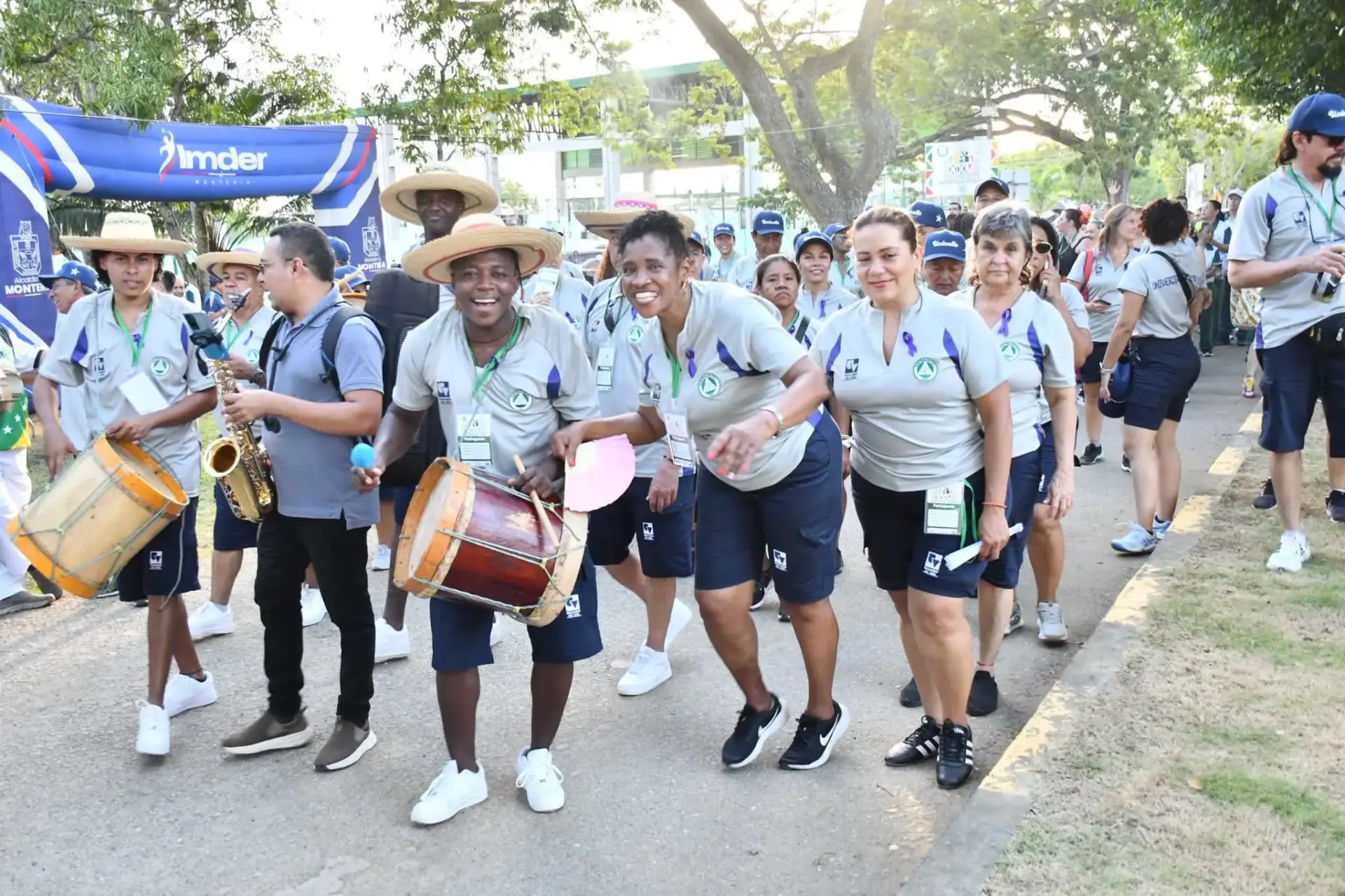 La sonrisa de las delegaciones de trabajadores deportistas contagia a Montería durante esta semana.