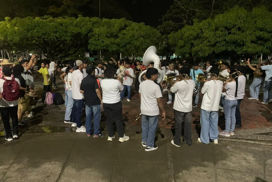 Porro, fandango, cumbia y bullerengue se tomaron la Universidad de Córdoba durante una jornada que reunió a estudiantes, trabajadores, docentes y delegaciones provenientes de diferentes regiones del país.