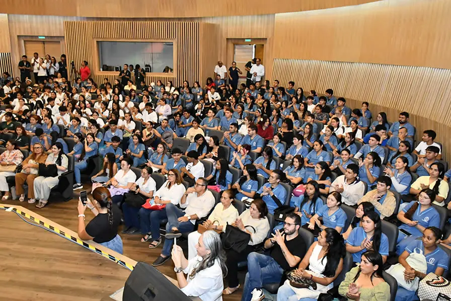 La Universidad de Córdoba es sede de la III Convención Internacional en Ciencias de la Salud, un encuentro que reúne distintas disciplinas para analizar los avances científicos y los retos actuales del sector. En la apertura, el rector Jairo Torres Oviedo destacó la importancia del diálogo interdisciplinario y de formar profesionales capaces de poner el conocimiento al servicio de las necesidades de la sociedad.