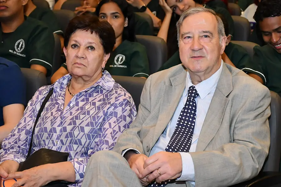 Expertos de Chile y España plantearon en la III Convención Internacional en Ciencias de la Salud de Unicórdoba la necesidad de integrar la ética en las decisiones clínicas, la gestión del cuidado y las políticas de atención.