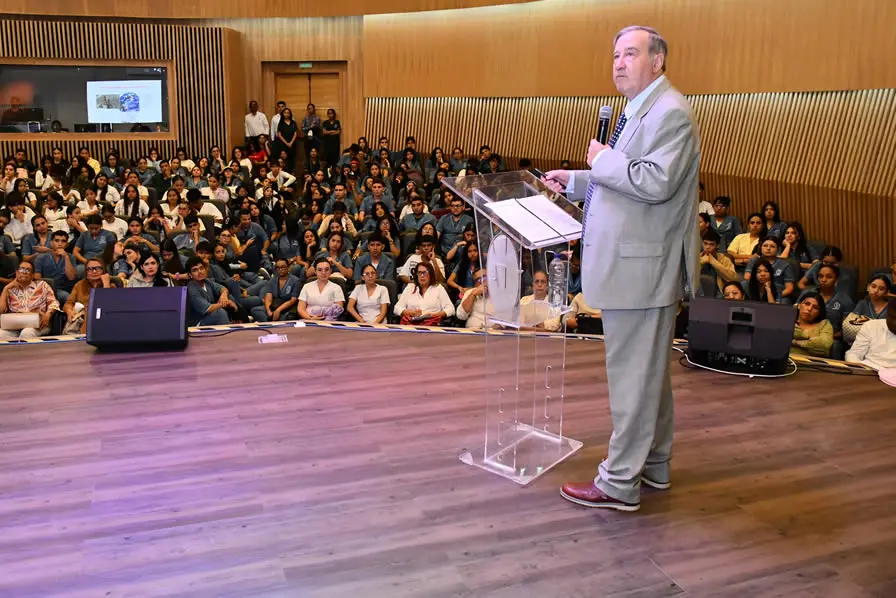 Expertos de Chile y España plantearon en la III Convención Internacional en Ciencias de la Salud de Unicórdoba la necesidad de integrar la ética en las decisiones clínicas, la gestión del cuidado y las políticas de atención.